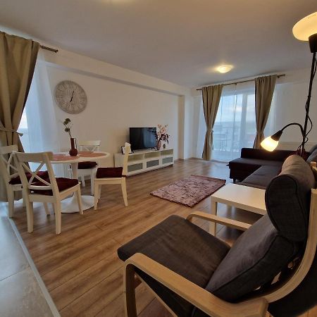 Sky Airport Residence Отопень Екстер'єр фото