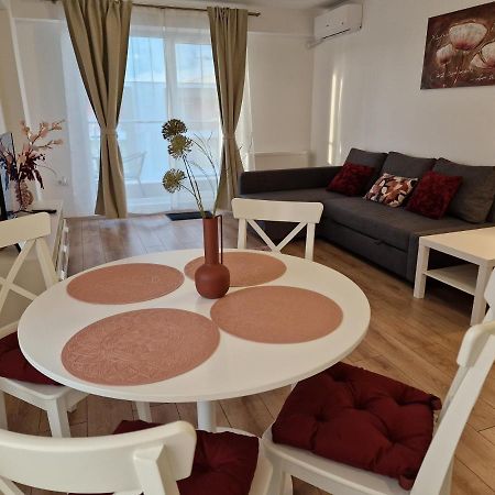 Sky Airport Residence Отопень Екстер'єр фото