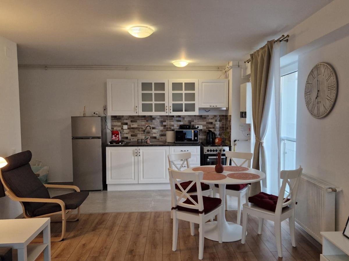 Sky Airport Residence Отопень Екстер'єр фото