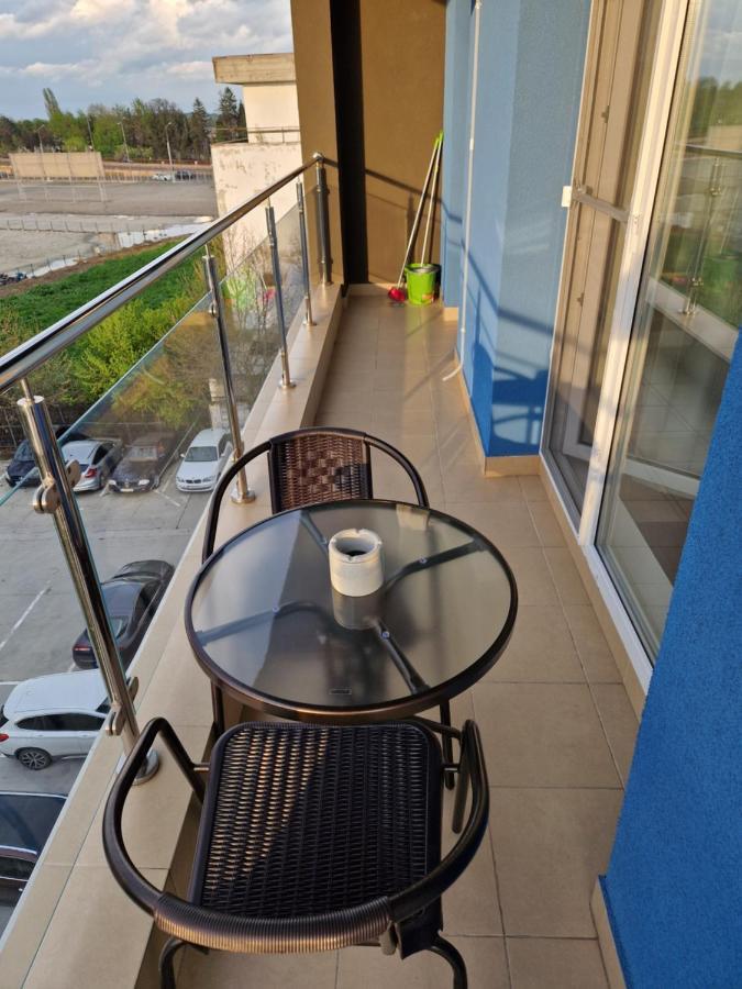 Sky Airport Residence Отопень Екстер'єр фото