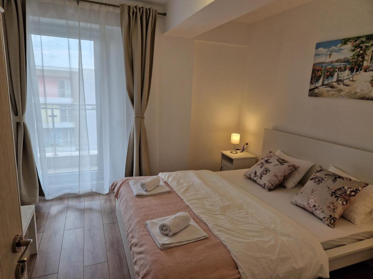 Sky Airport Residence Отопень Екстер'єр фото