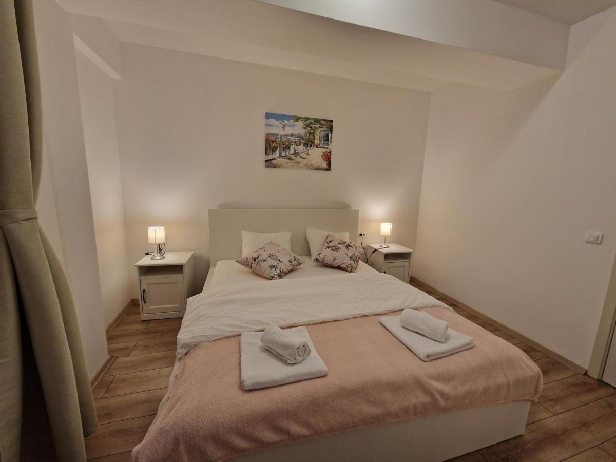 Sky Airport Residence Отопень Екстер'єр фото