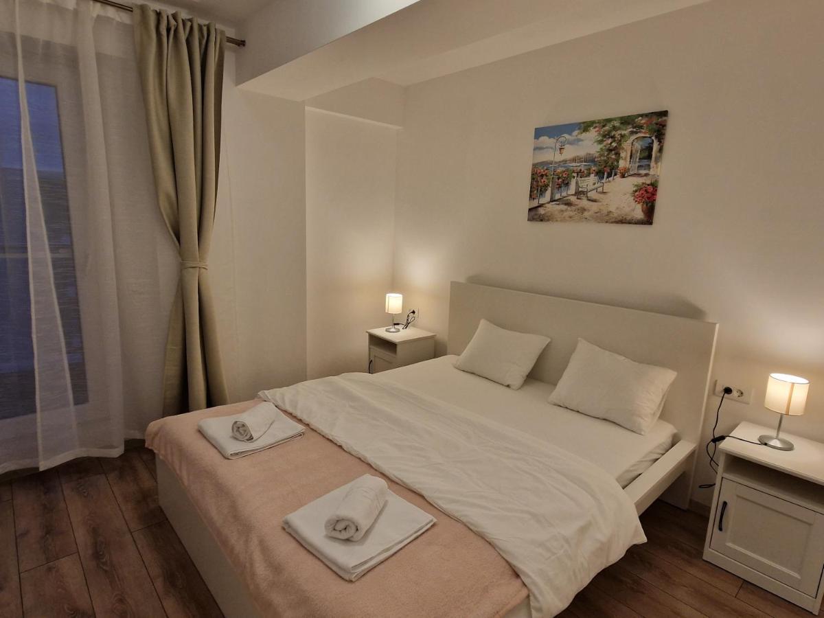 Sky Airport Residence Отопень Екстер'єр фото